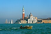 Italien, Venetien, Venedig, von der UNESCO zum Weltkulturerbe erklärt, Venezianische Lagune (Laguna), die Insel und die Kirche San Giorgio Maggiore