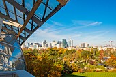 Frankreich, Paris, die Gebäude der Defense seit der Louis Vuitton-Stiftung des Architekten Frank Gehry im Bois de Boulogne