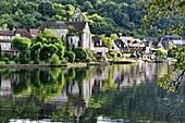 Frankreich, Corrèze, Dordogne-Tal, Beaulieu-sur-Dordogne, Kapelle der Büßer an den Ufern der Dordogne