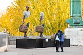 Frankreich, Paris, Skulptur auf den Quais von Bruno Catalano: Pierre David Tryptique