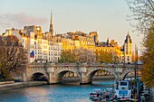 France, Paris, area listed as World Heritage by UNESCO, the banks of Seine river autumn, Saint Louis Island