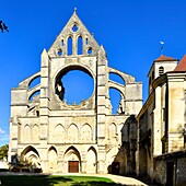 Frankreich, Aisne, Longpont, die Zisterzienserabtei, Fassade der gotischen Abteikirche