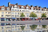 France, Oise, Beauvais, Place Jeanne-Hachette with its water mirror