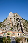 France, Alpes-de-Haute-Provence, Sisteron, the vertical strata of the rock of La Baume