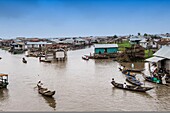 Benin, lakeside city of Ganvié, inhabitants downtown