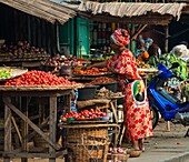 Benin, Porto Novo, Frau auf dem Markt