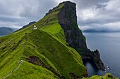 Dänemark, Färöer Inseln, Kalsoy Insel, Kallur Leuchtturm