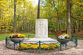 Frankreich, Paris, der Bois de Boulogne im Herbst, Denkmal für die Toten