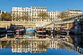 France, Paris, the port of the Bassin de l'Arsenal