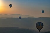 Turkey, Cappadocia, air balloons