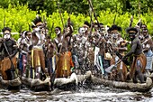 Indonesien, Papua, Bezirk Asmat, Asmat-Stamm im Dorf Uwus