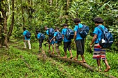 Papua New Guinea, Southern Highlands Province, Lake Kutubu, kids getting back to school