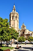 Spain, Valencia, old town, plaza de la Reina and St Mary of Valencia cathedral