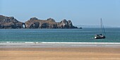 France, Finistère (29), Cornouaille, Crozon Peninsula, Camaret-sur-Mer, Pen-Hir Point in the Iroise Sea