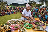 Papua-Neuguinea, Provinz Südliches Hochland, Mendi, Kochvorführung, organisiert von UNICEF, um Müttern zu helfen, ihre Ernährung für die Familie ausgewogen zu gestalten