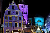 Frankreich, Haut Rhin, Turckheim, Rathaus aus dem 16. Jahrhundert, Kirche Sainte-Anne, Beleuchtungen, während des Weihnachtsmarktes