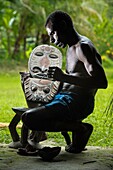 Papua New Guinea, East Sepik Province, Sepik River Region, Kanganamun Village, House of Spirits (Haustambaran), carver