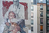 Frankreich, Paris, Straßenkunst, Wandmalerei von Gonzalo Borondo mit dem Titel Die drei Zeitalter (Les 3 ages) in der Rue du Chevaleret (Chevaleret-Straße)