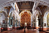 Spanien, Andalusien, Costa del Sol, Provinz Málaga, Antequera, weißes Dorf, Iglesia del Carmen, Altarbild (Altar Mayor), das Werk eines örtlichen Handwerkers, gilt als das schönste barocke Altarbild in ganz Andalusien