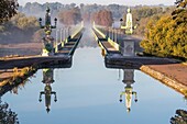 Frankreich,Loiret,Loiretal,Briare,Briare-Kanalbrücke,die 45 Meter über die Loire führt