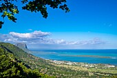 Mauritius,Bezirk Riviere Noire,Chamarel,Panorama über die Lagune und den Morne Brabant,von der UNESCO zum Weltkulturerbe erklärt