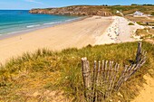 Frankreich,Finistère (29),Cornouaille,Plogoff,Pointe du Raz,La Baie des Trépassés vom Küstenweg,der zur Pointe du Raz führt