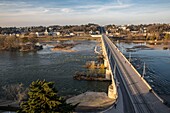 France, Indre et Loire, Loire valley listed as World Heritage by UNESCO, Tours, the Loire in Tours, Wilson bridge