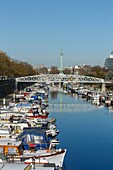 Frankreich,Paris,der Hafen des Bassin de l'Arsenal und die Statue auf der Place de la Bastille