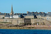 France, Ille et Vilaine, Cote d'Emeraude (Emerald Coast), Saint Malo, the walled city and Bon Secours beach