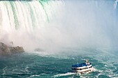 Kanada,Provinz Ontario,Niagarafälle,Horseshoe Falls,amerikanisches Ausflugsschiff Maid of the Mist