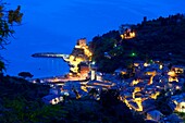 Italien,Ligurien,Provinz La Spezia,Nationalpark Cinque Terre,von der UNESCO zum Weltkulturerbe erklärt,Dorf Monterosso al Mare mit Aurora-Turm aus dem 16. Jahrhundert,Restaurant-Bar Torre Aurora