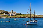 United Kingdom, Scotland, Highland, Inner Hebrides, Isle of Iona facing the Isle of Mull, Iona abbey founded by Saint Columba in the 6th century