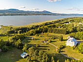 Kanada,Quebec,Insel Orleans,Sainte Famille (Luftaufnahme)