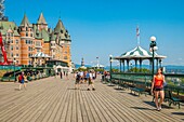 Kanada,Provinz Quebec,Quebec,die Touristenroute Chemin du Roy,das historische Viertel von Old Quebec,das von der UNESCO zum Weltkulturerbe erklärt wurde,die Stadtmauern,die Dufferin-Terrasse,das Château Frontenac