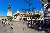 Polen,Woiwodschaft Kleinpolen,Krakau,Stadtteil Stare Miasto,Weltkulturerbe,Altstadt,Marktplatz,Tuchhalle und Belfried