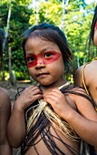 Ecuador, Tena, immersion life experience with the Waoranis of the Rio Nushino, young girl