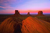 Vereinigte Staaten,Arizona,Utah,Monument Valley National Monumen,Typische Landschaft des Monument Valley