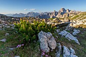 Italien,Trentino-Südtirol,Dolomitenmassiv,das von der UNESCO zum Weltnaturerbe erklärt wurde,Drei Zinnen von Lavaredo