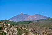 Spanien,Kanarische Inseln,Teneriffa,Teide-Nationalpark,von der UNESCO zum Weltnaturerbe erklärt,der Gipfel des Pico de Teide,Blick von Los Gigantes