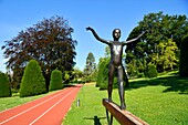 Schweiz,Kanton Waadt,Lausanne,Stadtteil Ouchy,Olympisches Museum in Lausanne,Skulptur im Garten des Olympischen Museums