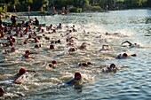 Frankreich,Ardeche,Saint Martin d'Ardeche,Triathlon der Gorges de l'Ardeche,Strecke S,der Start des Schwimmens