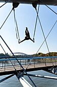 Polen,Woiwodschaft Kleinpolen,Krakau,Podgorze aera,Fußgängerbrücke Vater Ojca Bernatka