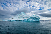 Eisberg auf der Belcher-Insel,Devon-Insel,Nunavut,Kanadische Arktis,Kanada,Nordamerika
