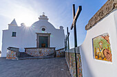 Blick auf die Kirche Chiesa del Soccorso,Forio,Insel Ischia,Kampanien,Italien,Europa