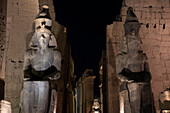 Luxor-Tempel bei Nacht,UNESCO-Welterbestätte,Theben,Luxor,Ägypten,Nordafrika,Afrika