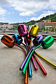 Tulpen des Künstlers Jeff Koons im Guggenheim Museum,entworfen vom Architekten Frank Gehry,Bilbao,Provinz Biskaya,Baskenland,Spanien,Europa