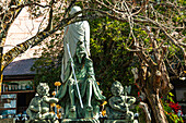 Bronze statues of En-no-gyoja Zenki and Goki, Sakuramotobo temple, Yoshinoyama, Nara, Honshu, Japan, Asia