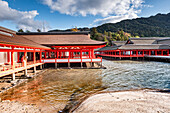 Itsukushima-Schrein,Shinto-Tempel,auf der Insel Miyajima,UNESCO-Weltkulturerbe,Präfektur Hiroshima,Honshu,Japan,Asien