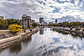 View along the Motoyasu River, autumn at the Atomic Bomb Memorial, UNESCO World Heritage Site, Hiroshima, Honshu, Japan, Asia