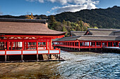 Itsukushima Shinto-Schrein,UNESCO-Weltkulturerbe,auf der Insel Miyajima,Präfektur Hiroshima,Honshu,Japan,Asien